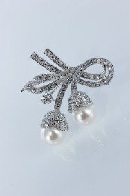 BR72 Pearl lux brooch