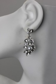 ER63 Dangling pearl earring 